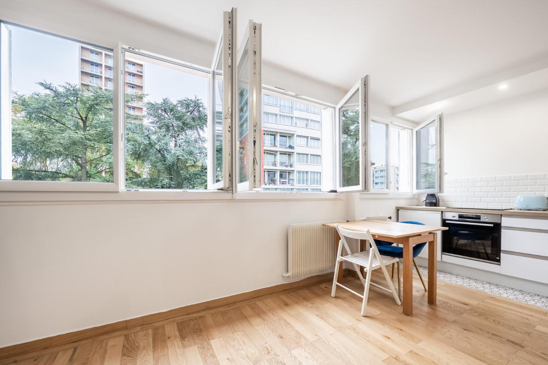 Charming Parisian Home Away From Home In The Heart Of Paris Eksteriør bilde