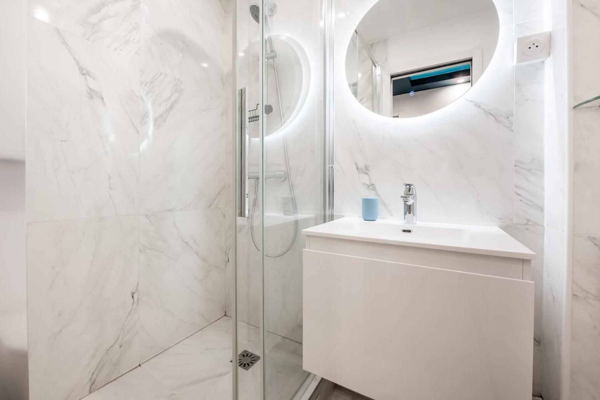 Charming Parisian Home Away From Home In The Heart Of Paris Eksteriør bilde